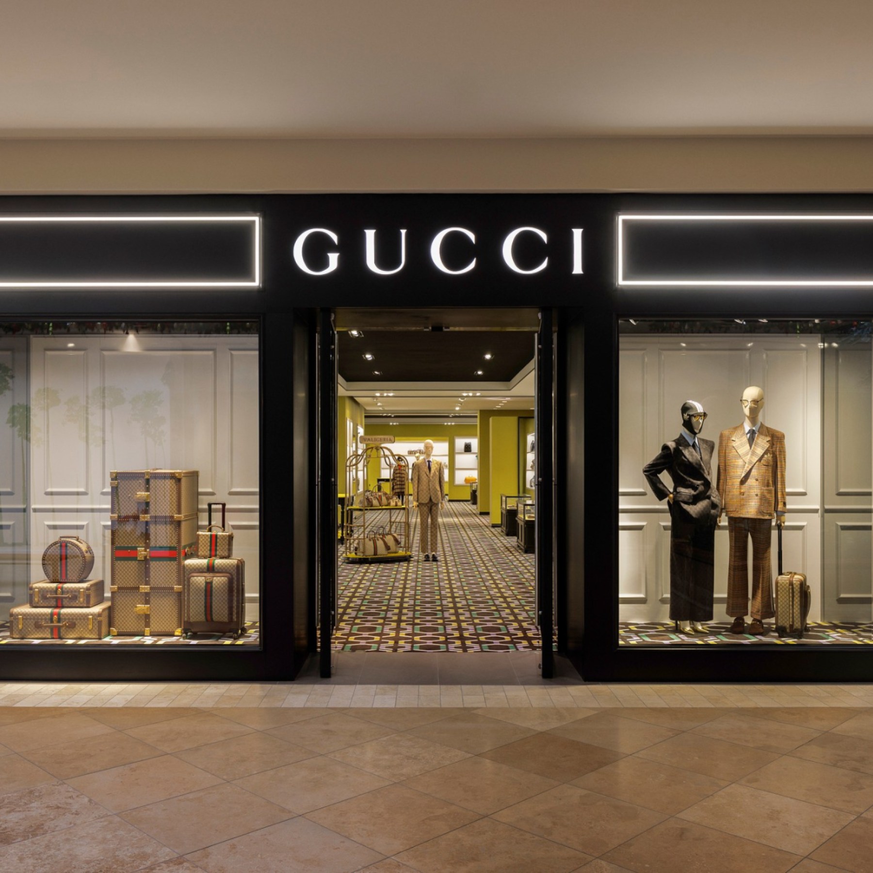 Gucci Store South Coast Plaza: What to Expect (Hours, Location & Insider Tips)