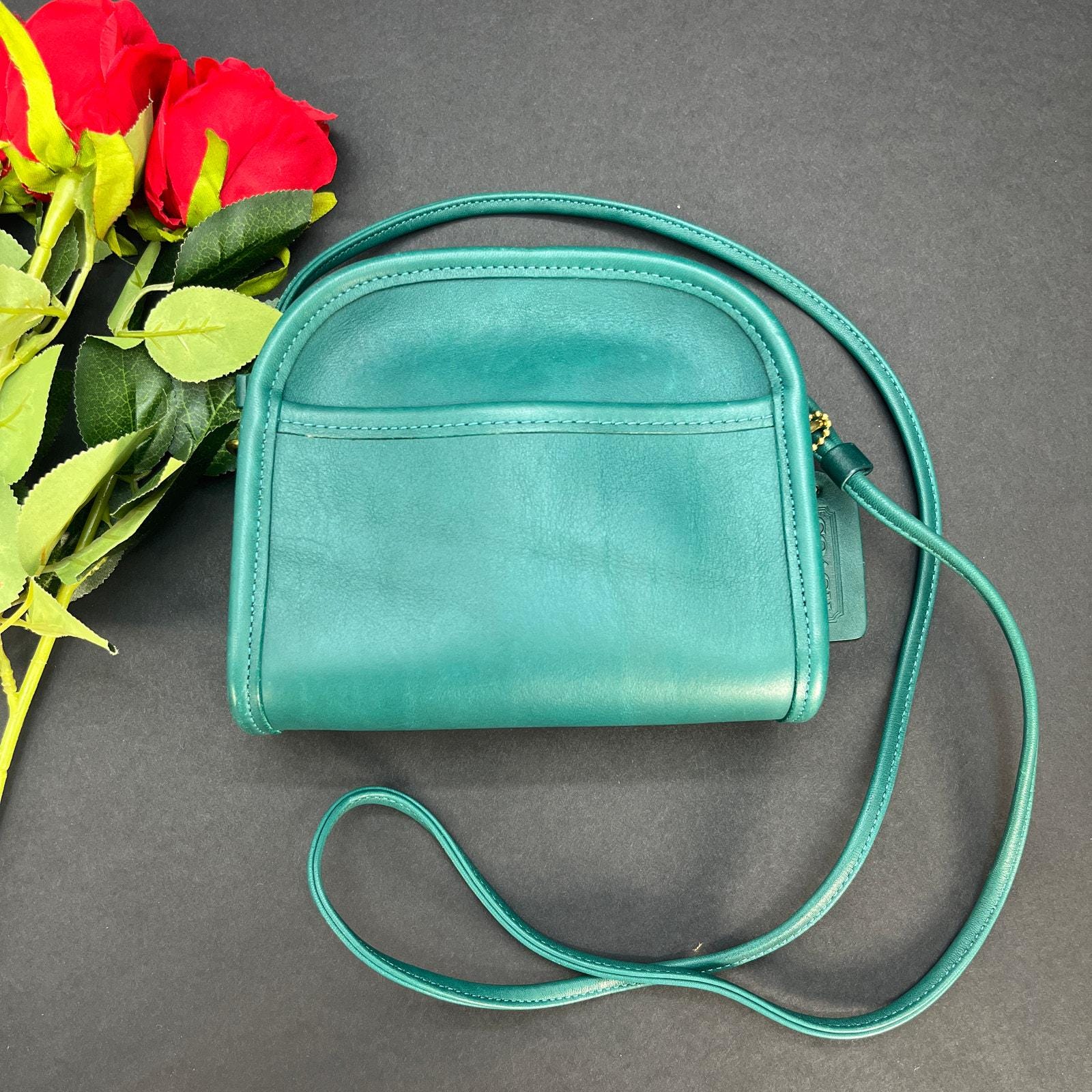 Is the Vintage Coach Jade Casey Bag Worth Buying?