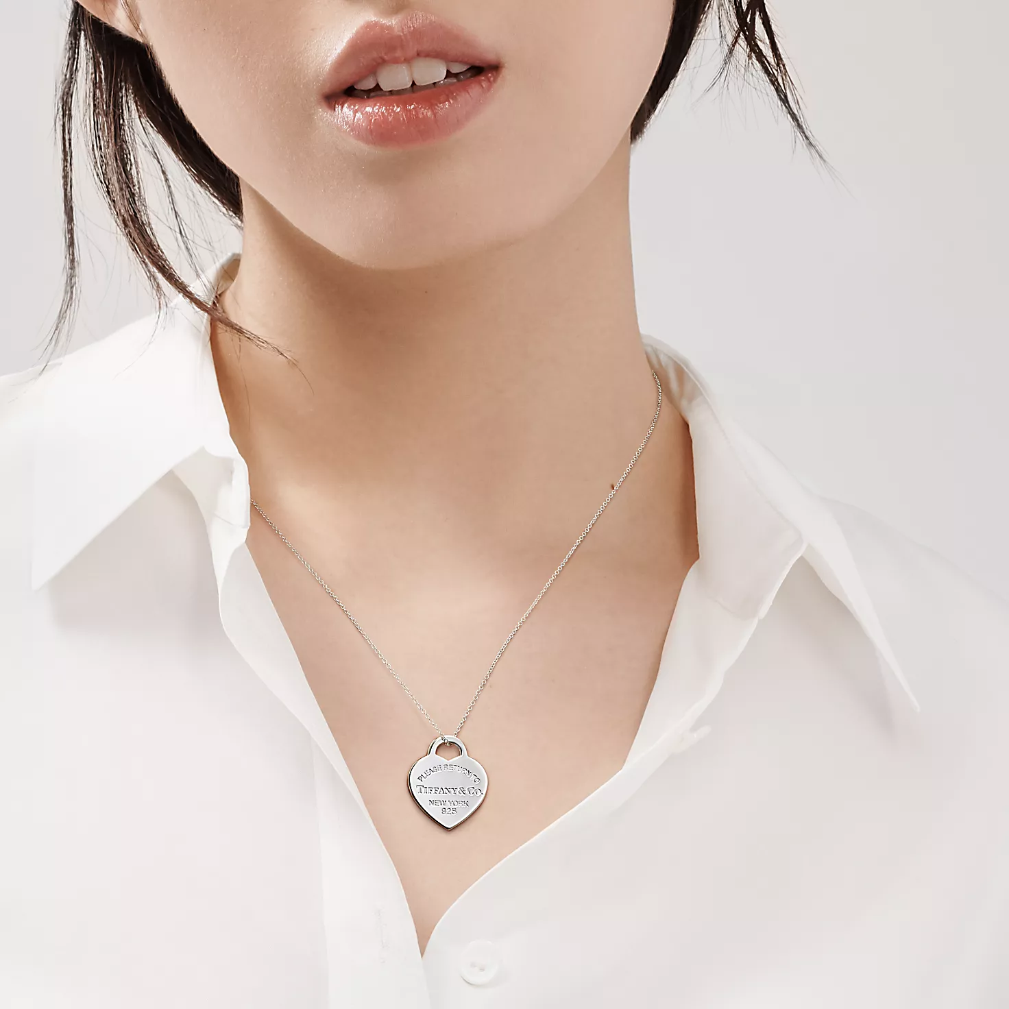 How to Style a Return to Tiffany Heart Tag Necklace? Get Inspired!