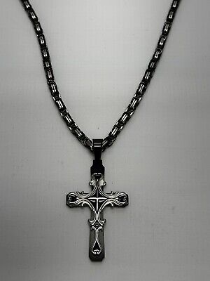 Love Ice Spices Style? This Is How You Can Get the Cross Necklace!
