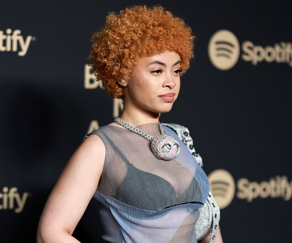 Want Ice Spice Chains? Heres How to Cop Her Style