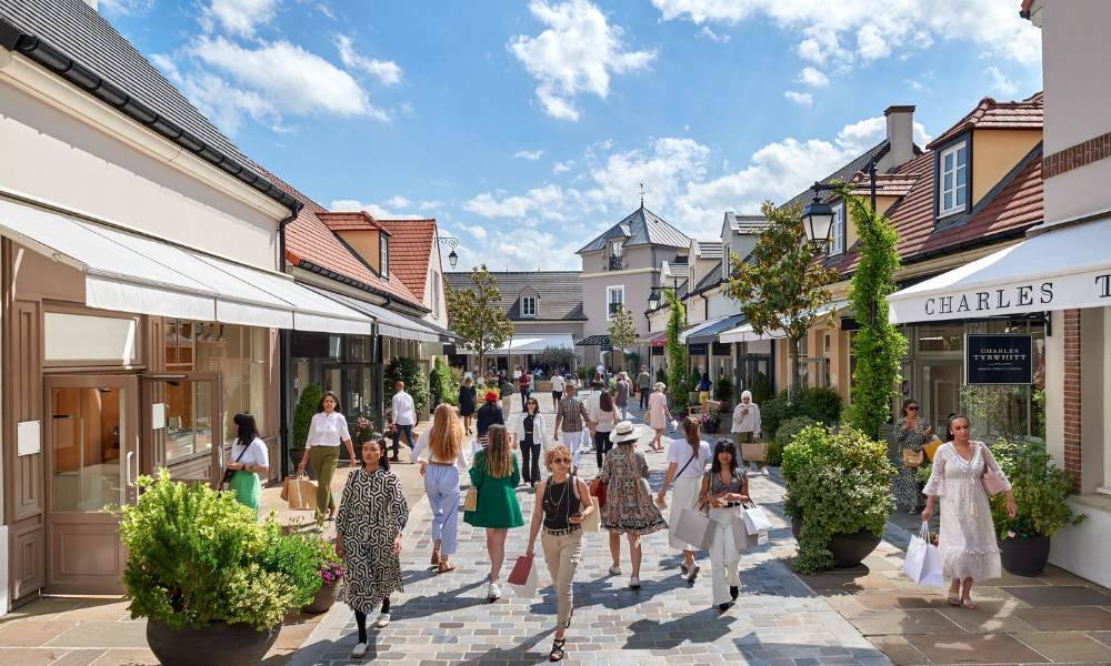 Discover Luxury Deals at La Vallée Village Outlet Mall