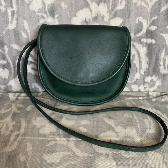 Is the Vintage Coach Jade Casey Bag Worth Buying?
