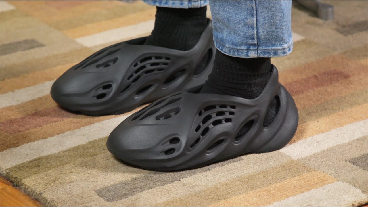 yeezy foam runner onxy