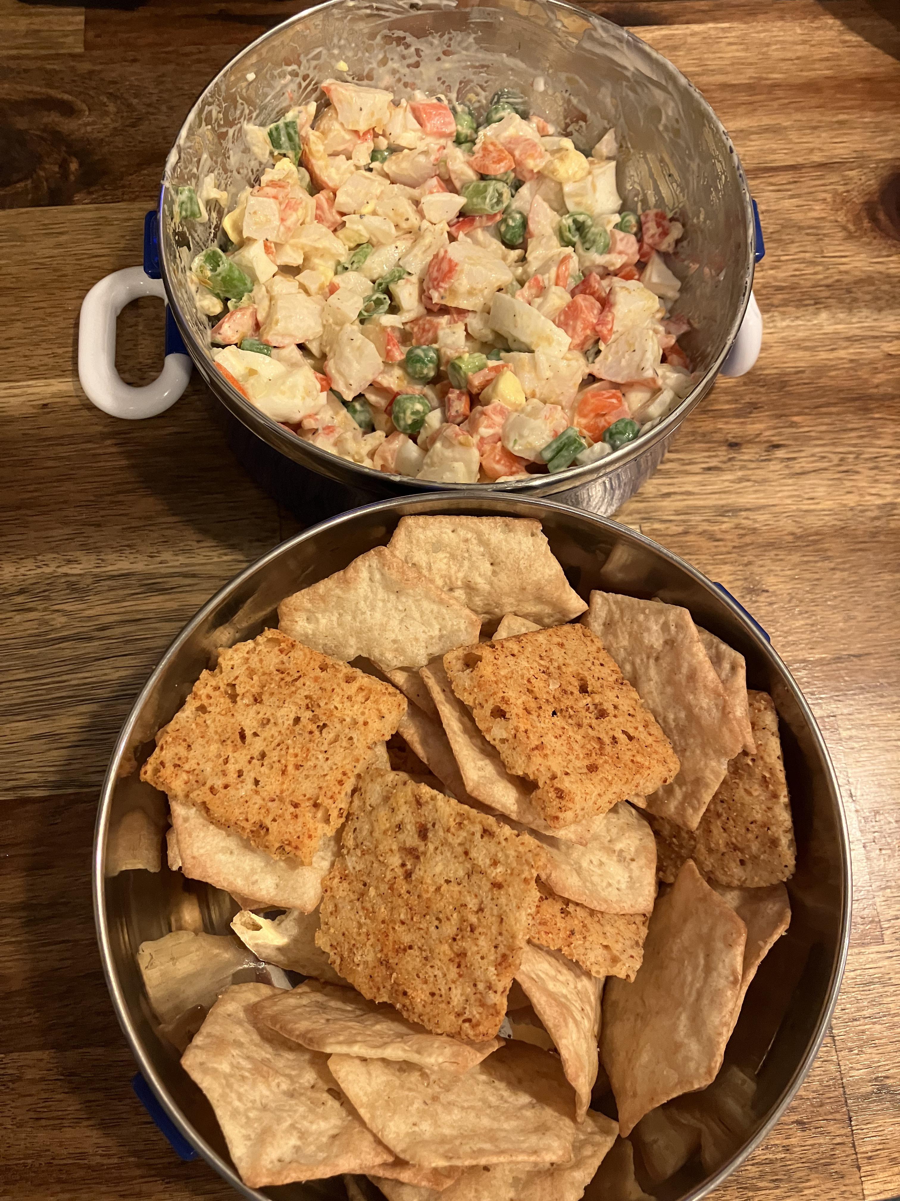 Elevate Your Lunch: Choosing the Best Crackers for Chicken Salad