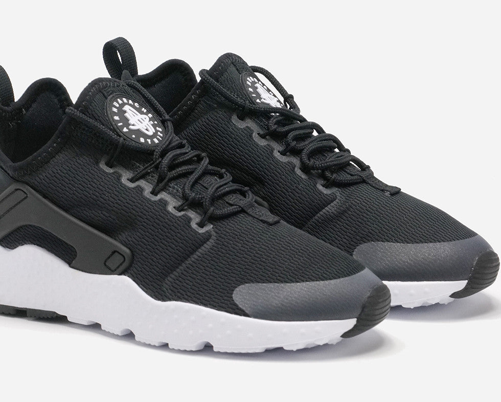 Huaraches Black and White Review: Are They Worth the Hype?