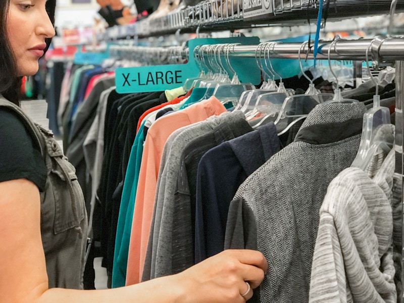 Get Paid for Your Used Clothes: How Much Does Platos Closet Offer? Tips to Maximize Your Earnings!