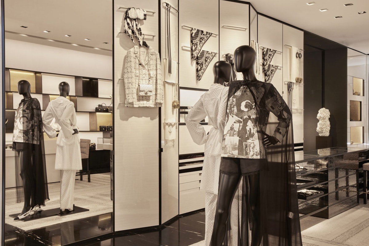 Chanel Boutique Beverly Hills CA: Your Luxury Shopping Guide