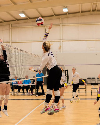 Leggings on the Court: Why Do Volleyball Players Wear Leggings?