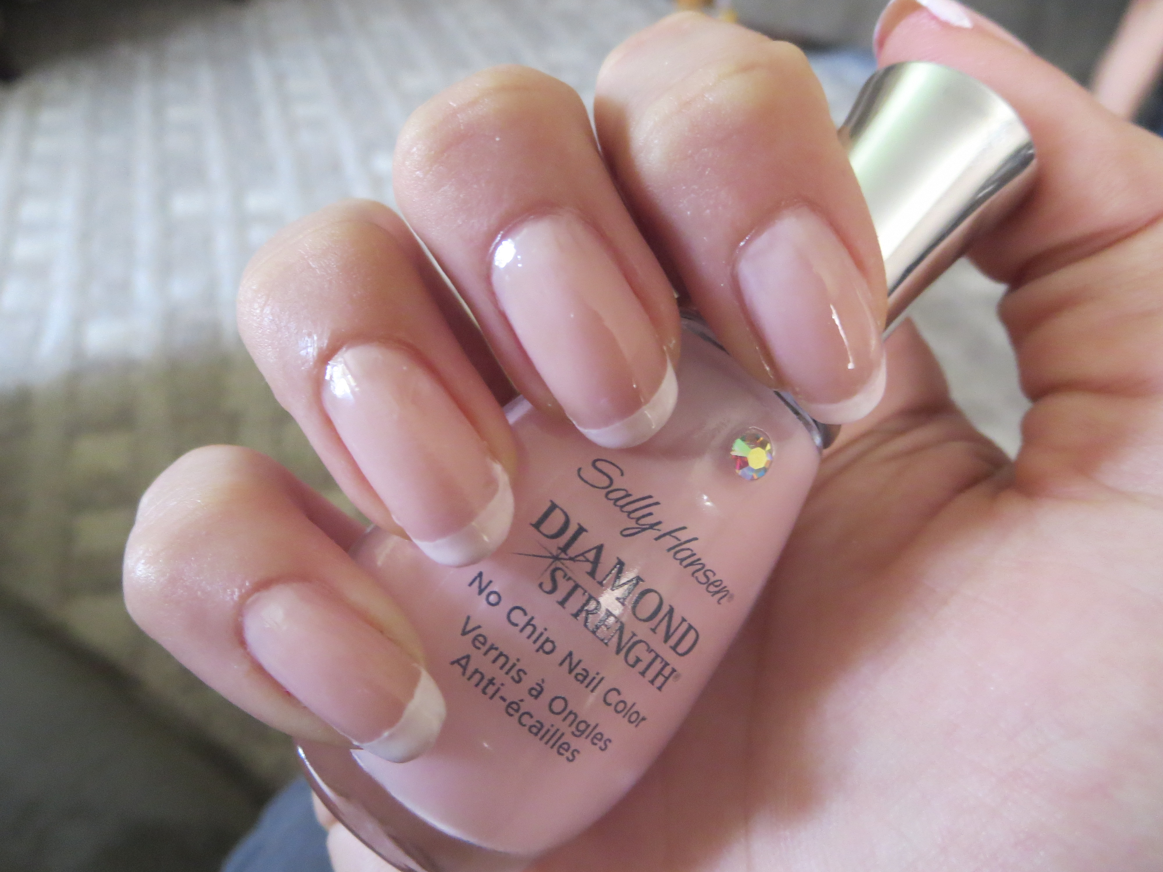 Sally Hansen French Manicure Pen Review: Is It Worth Buying?