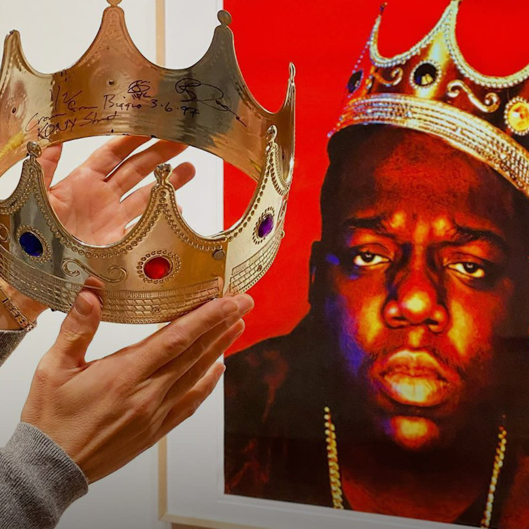 Biggie with the crown: a symbol of hip-hop royalty (Heres how to get the look)