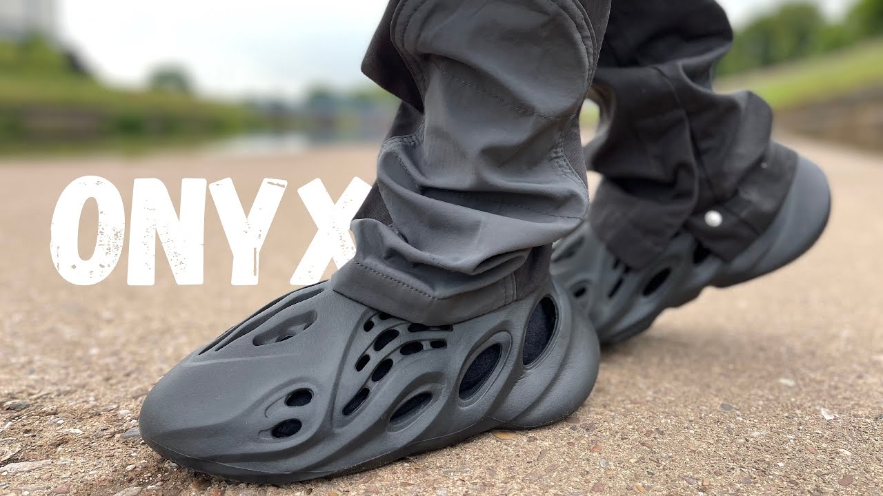 yeezy foam runner onxy