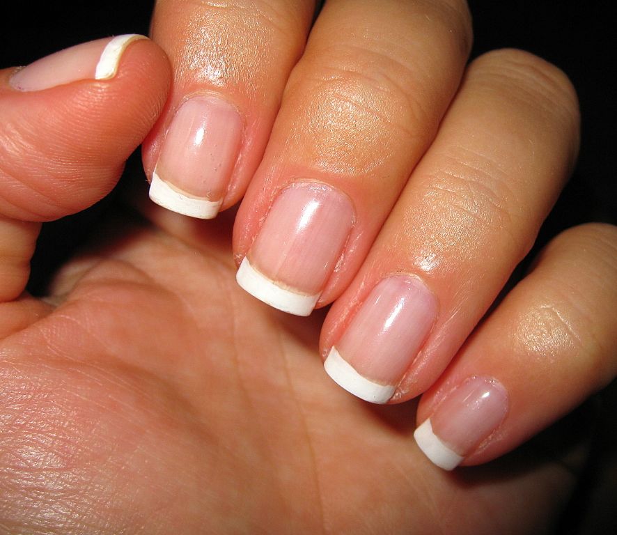 Sally Hansen French Manicure Pen Review: Is It Worth Buying?