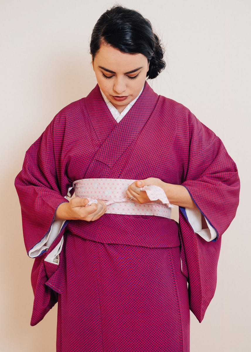 What Is the Right Way of Wearing Kimono (Step-by-step Tutorial)