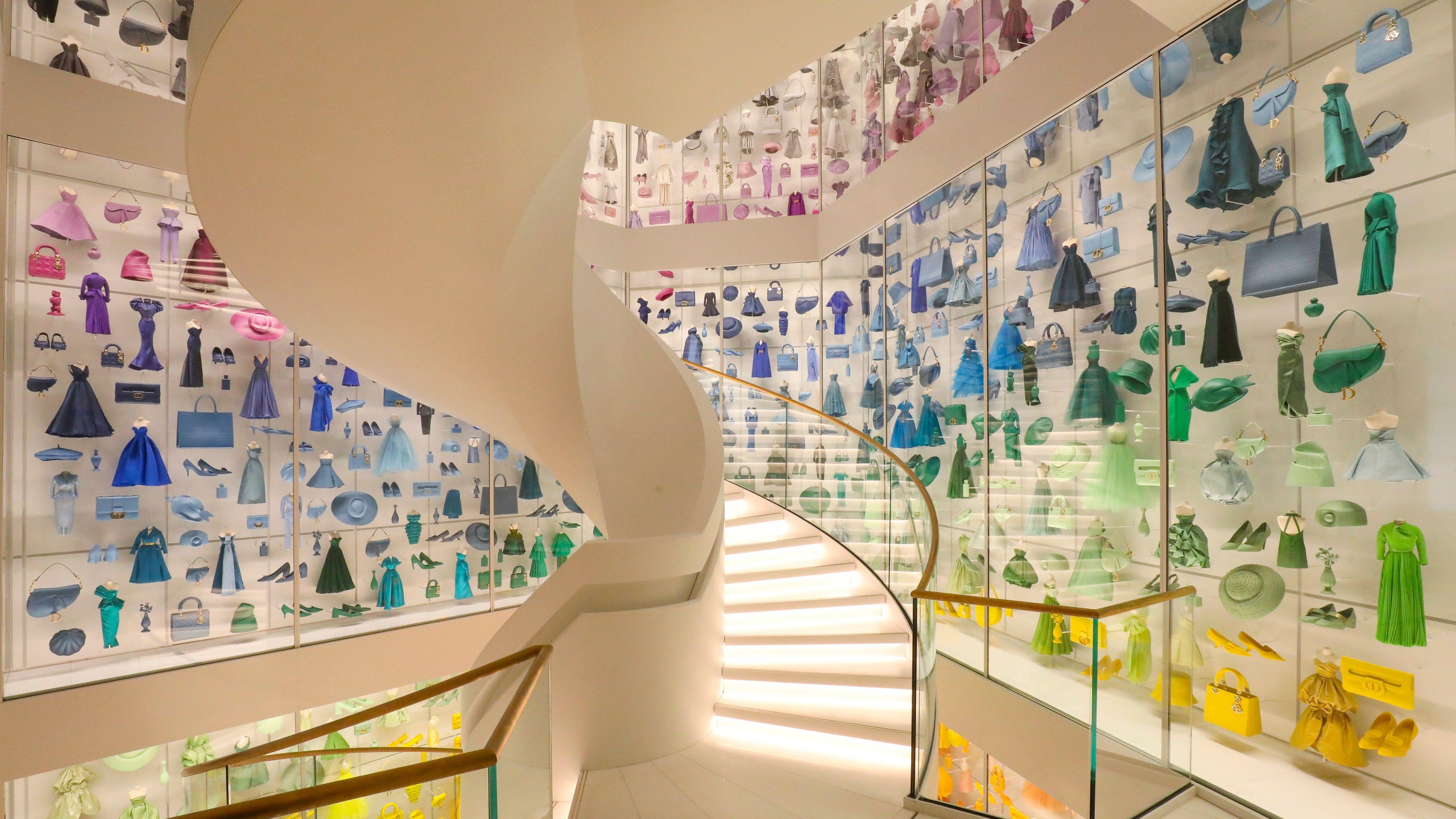Dior Museum in Paris: What to Expect(Your Ultimate Visitor Guide)