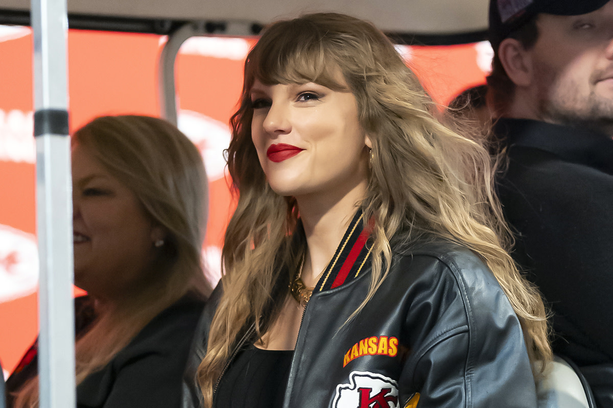 Taylor Swift Makes Surprise Appearance at Chiefs Game Yesterday