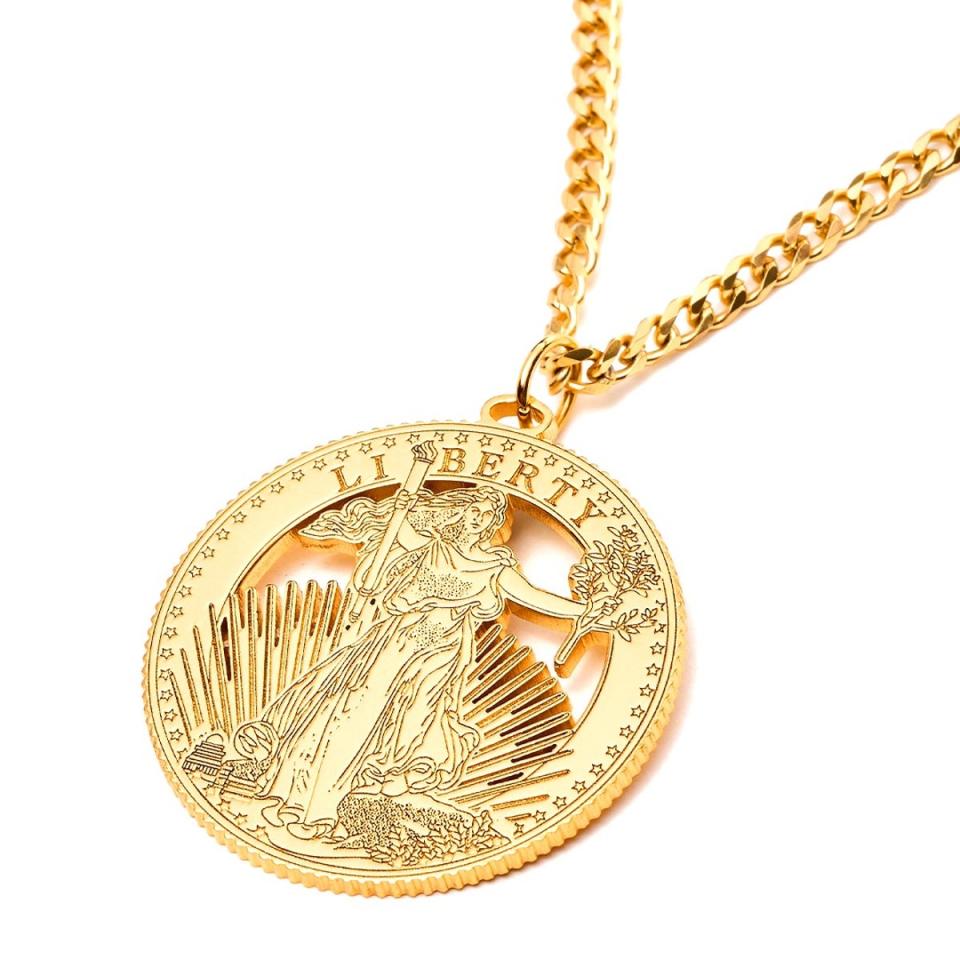 Melania Trump Necklaces: See Her Most Iconic Pieces
