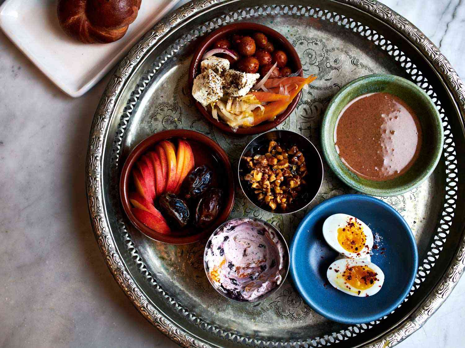 Big City Gourmet: Your Guide to the Best Eats in Town (Simple Foodie Tips Inside)