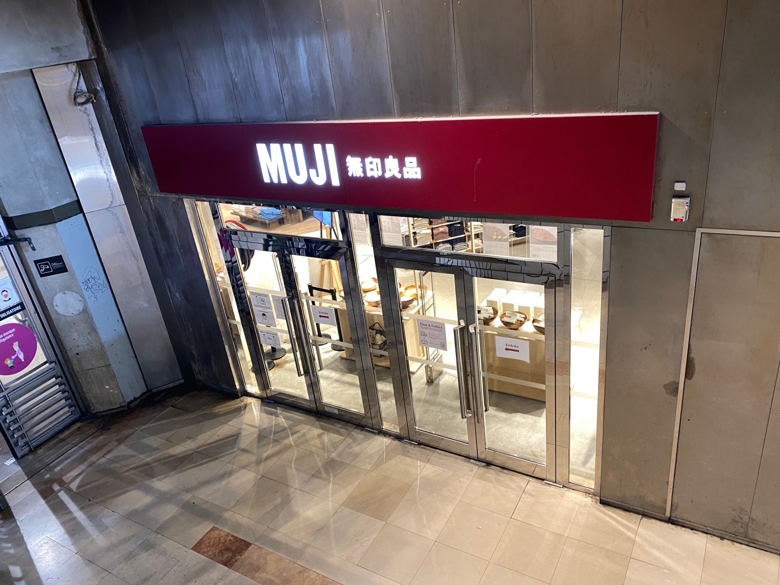 Discover muji st sulpice: A Complete Guide to Navigating This Huge Parisian Store (Hours & More)