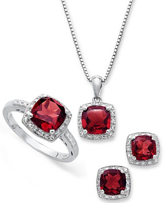 Womens Macy Jewelry: Find Your Perfect Piece Today!