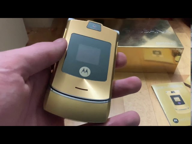Unboxing the Motorola V3 Dolce Gabbana: A Luxury Retro Phone