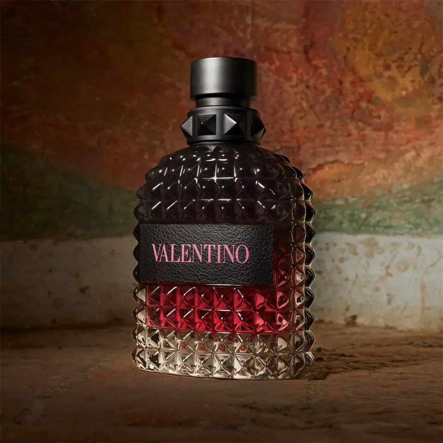 What Does Born in Roma Intense Man Smell Like? Deep Dive Review Here