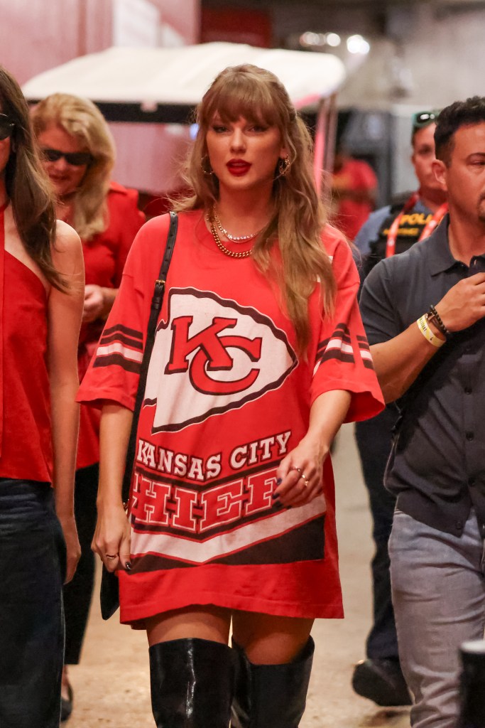 Taylor Swift NFL Jersey: Rock the Look at the Next Chiefs Game and Beyond!