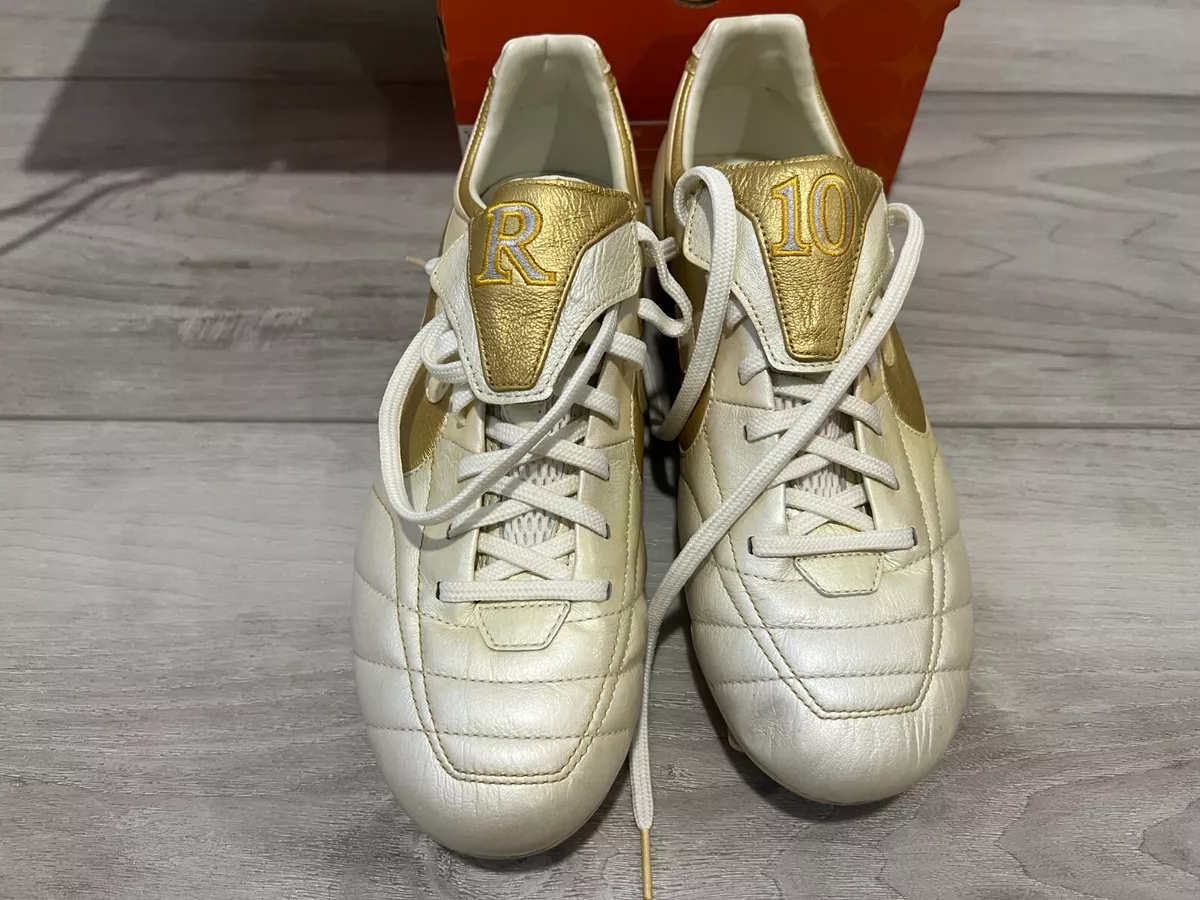 Want Nike Soccer Shoes Gold? Find the Best Deals Here!