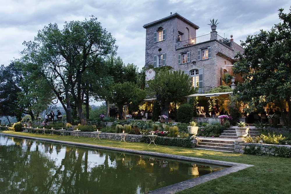 How to Experience Chateau Dior? Find Out the Best Ways to Visit and Shop