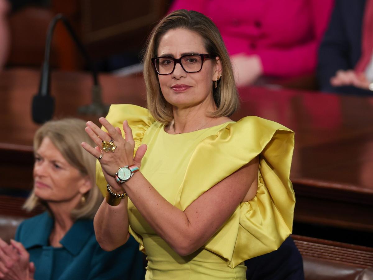 Kyrsten Sinema Yellow Dress: What Does It Mean?