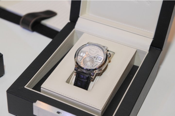 how to spot a fake lange odysseus, protect yourself from counterfeit products.