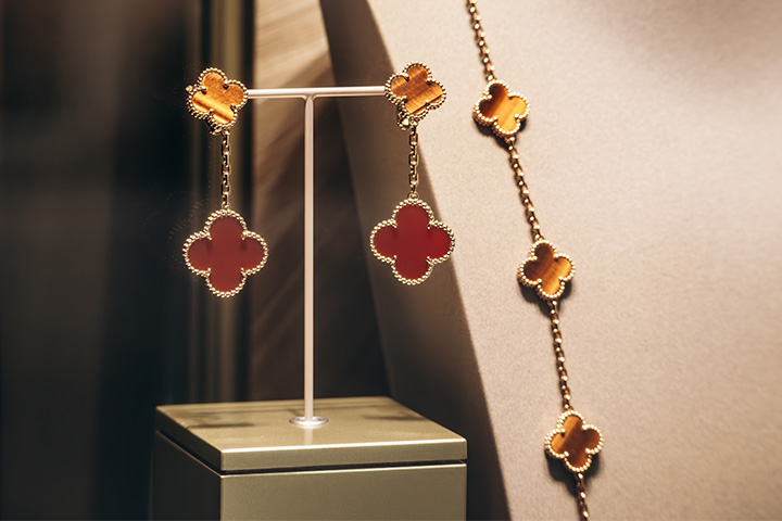 Why Choose a Vancliff Necklace Learn About the Quality Craftsmanship and Unique Designs That Set it Apart