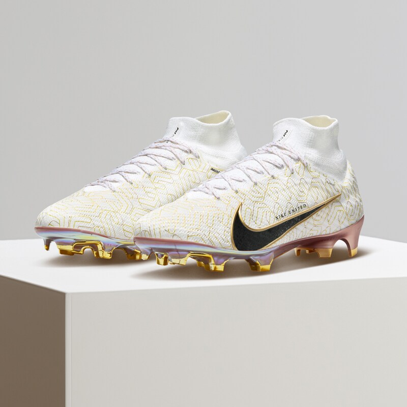 Want Nike Soccer Shoes Gold? Find the Best Deals Here!