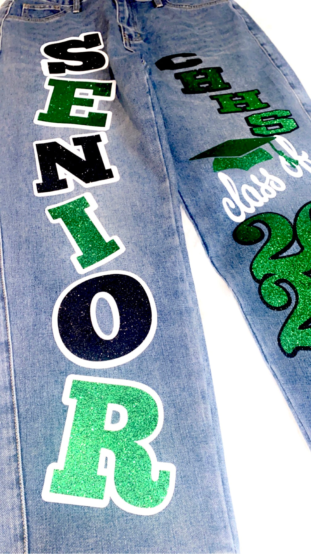 Senior 2025 Jeans: How to Choose the Best Jeans to Rock Your Senior Year!