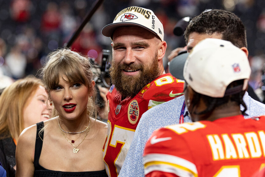 Is Taylor Swift at the Kansas City Football Game Tonight? Here Is All the Info You Need!