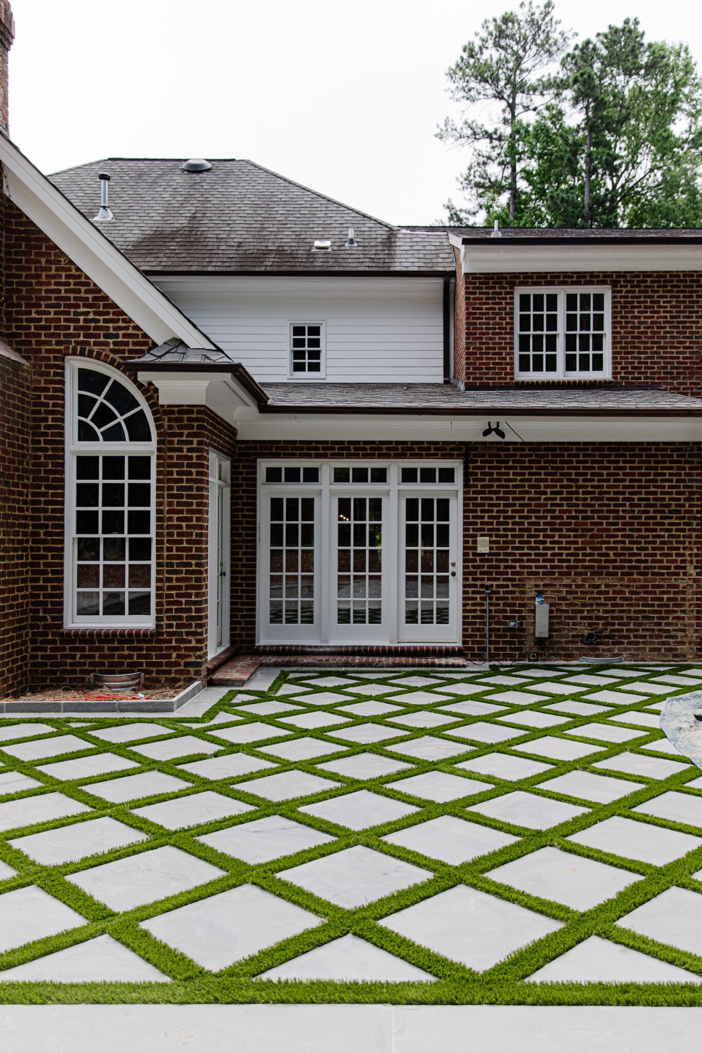Whats the Best Way to Use Diamond Turfs? A Simple Guide for Your Yard.