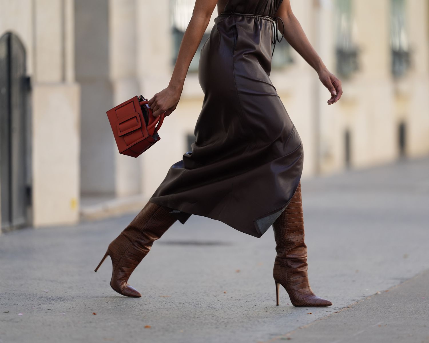 Boots Dresses Style: Find the Best Ways to Pair Them for a Chic Look
