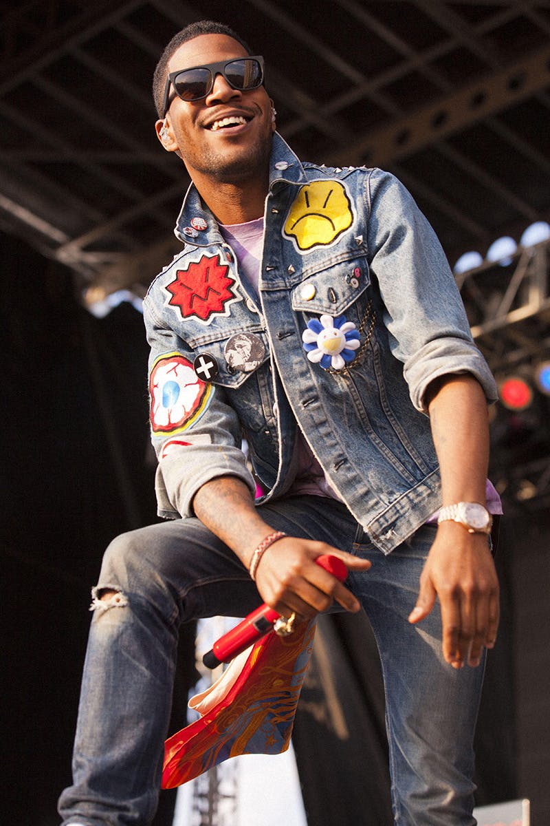 What Jeans Do Rappers Wear: The Ultimate Guide to Hip-Hop Fashion!