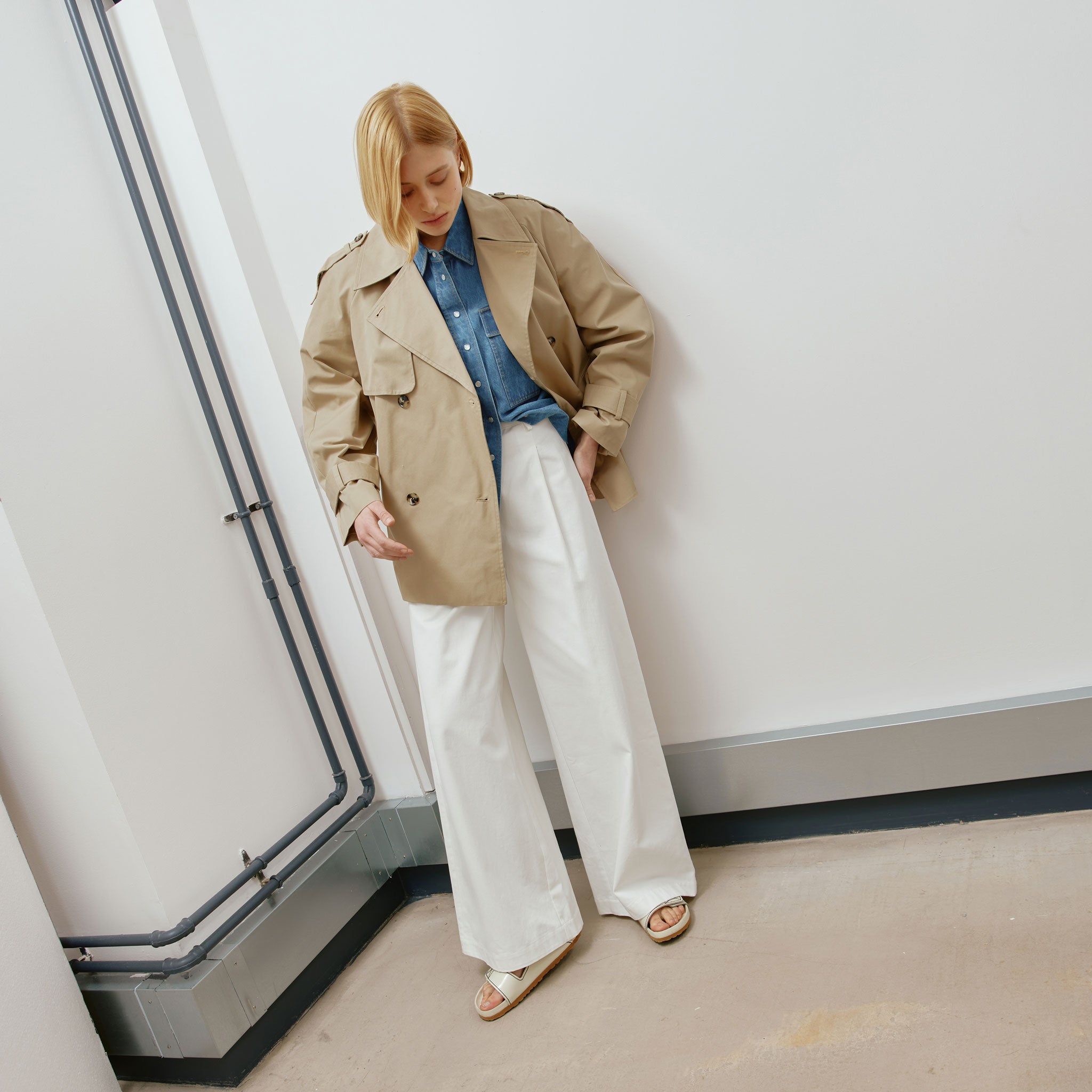 Short Trench Coats for Ladies: Find Your Perfect Style (Cute & Chic)