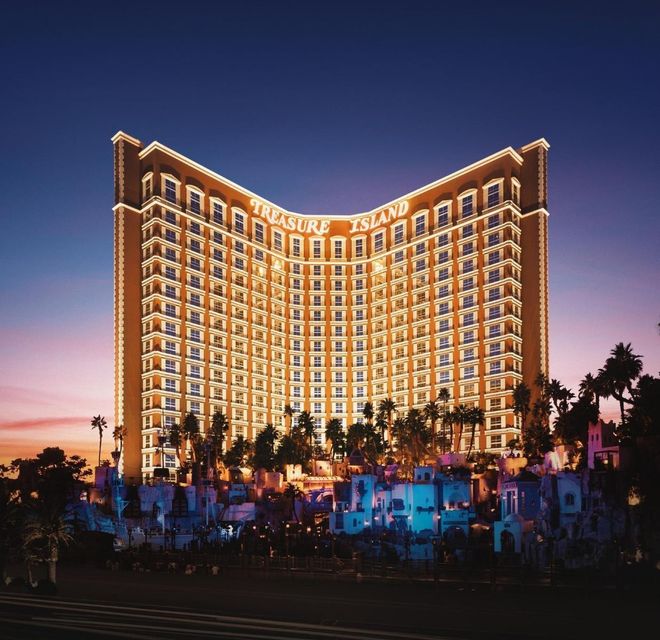 Best Hotels Near Venetian Expo: Compare Prices & Locations Now!