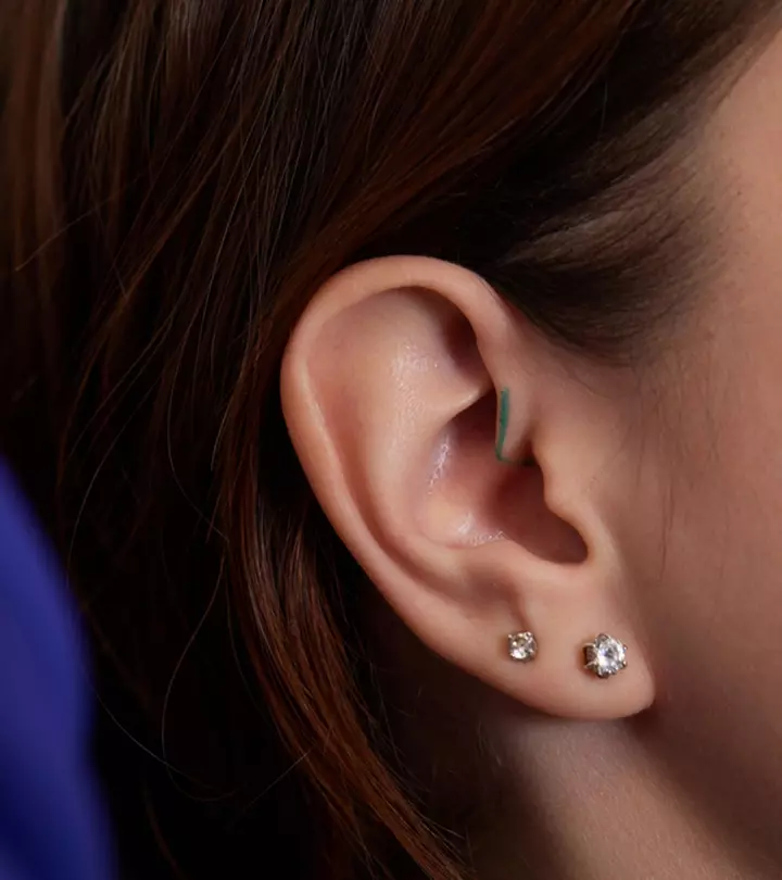 Healing guide for a 2 lobe ear piercing on both ears at once: follow these essential aftercare steps closely.