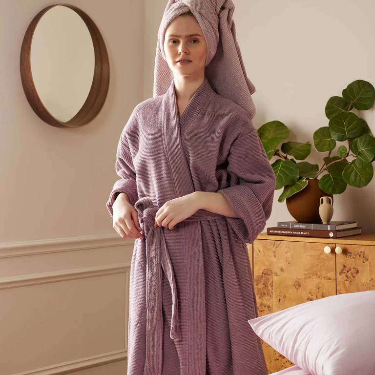 Shop Rita Oras bathrobe: Find similar comfy robes!