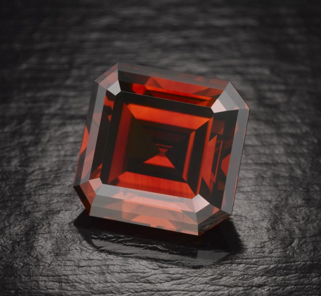 Kazanjian Red Diamond: Discover Its Amazing History and Value
