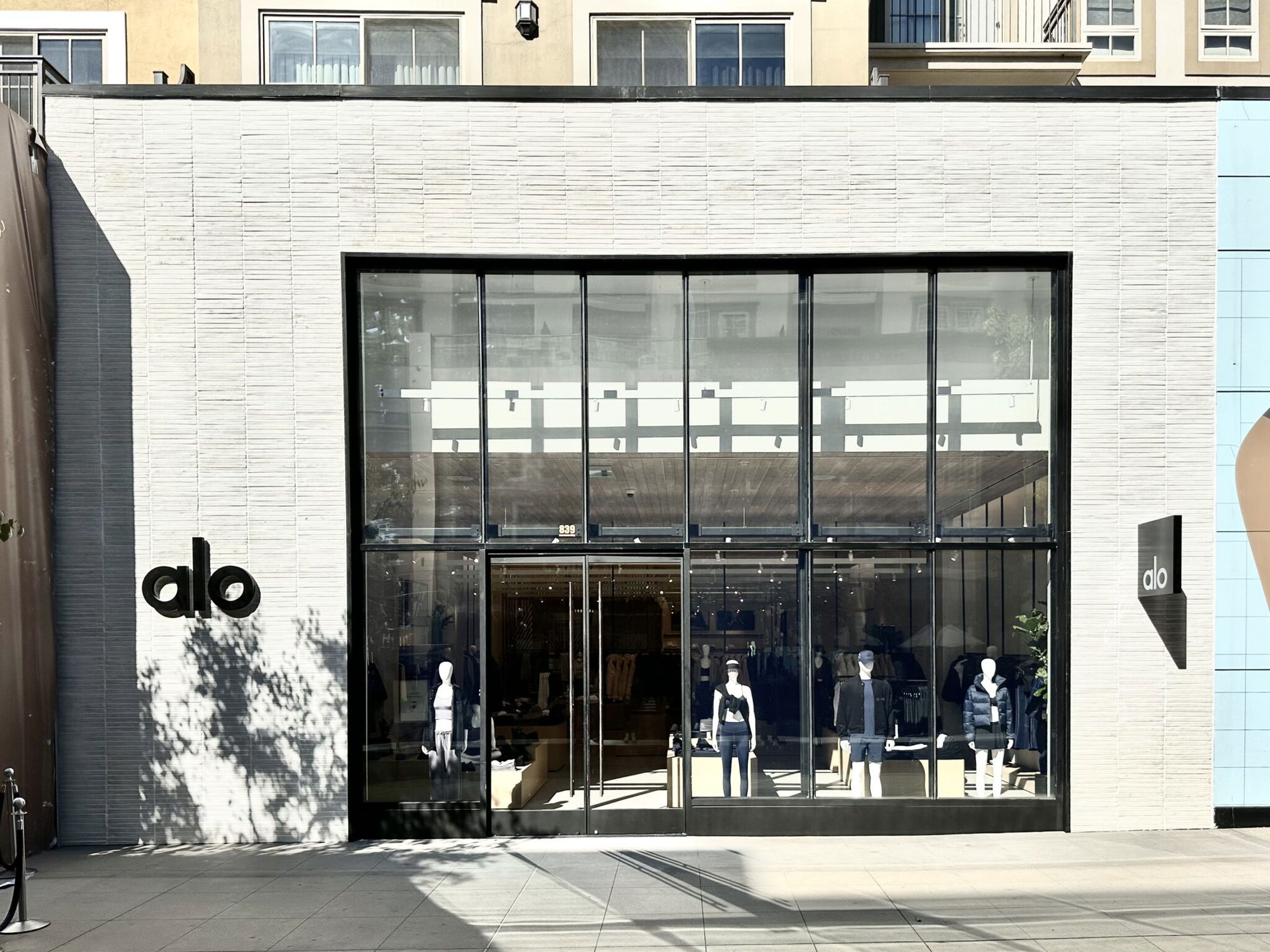 Planning to shop at the alo store in americana glendale ca? Heres what you need to know first.