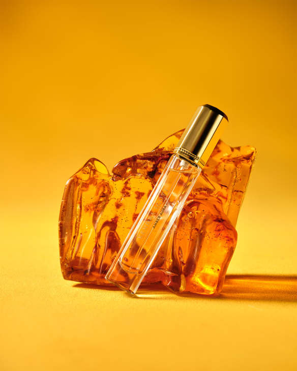 Kendra Scott Perfume: Find Your Signature Scent (Simple Guide)