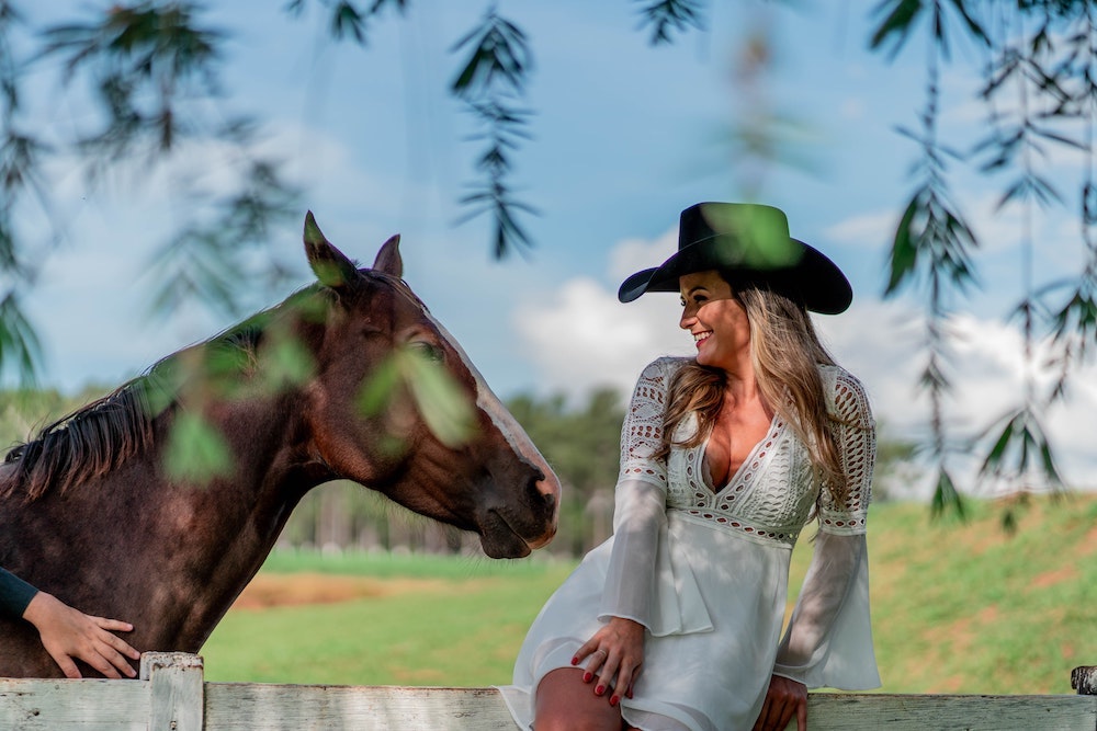Where can you find cute cowboy style for ladies? Explore these top places for great western fashion finds.