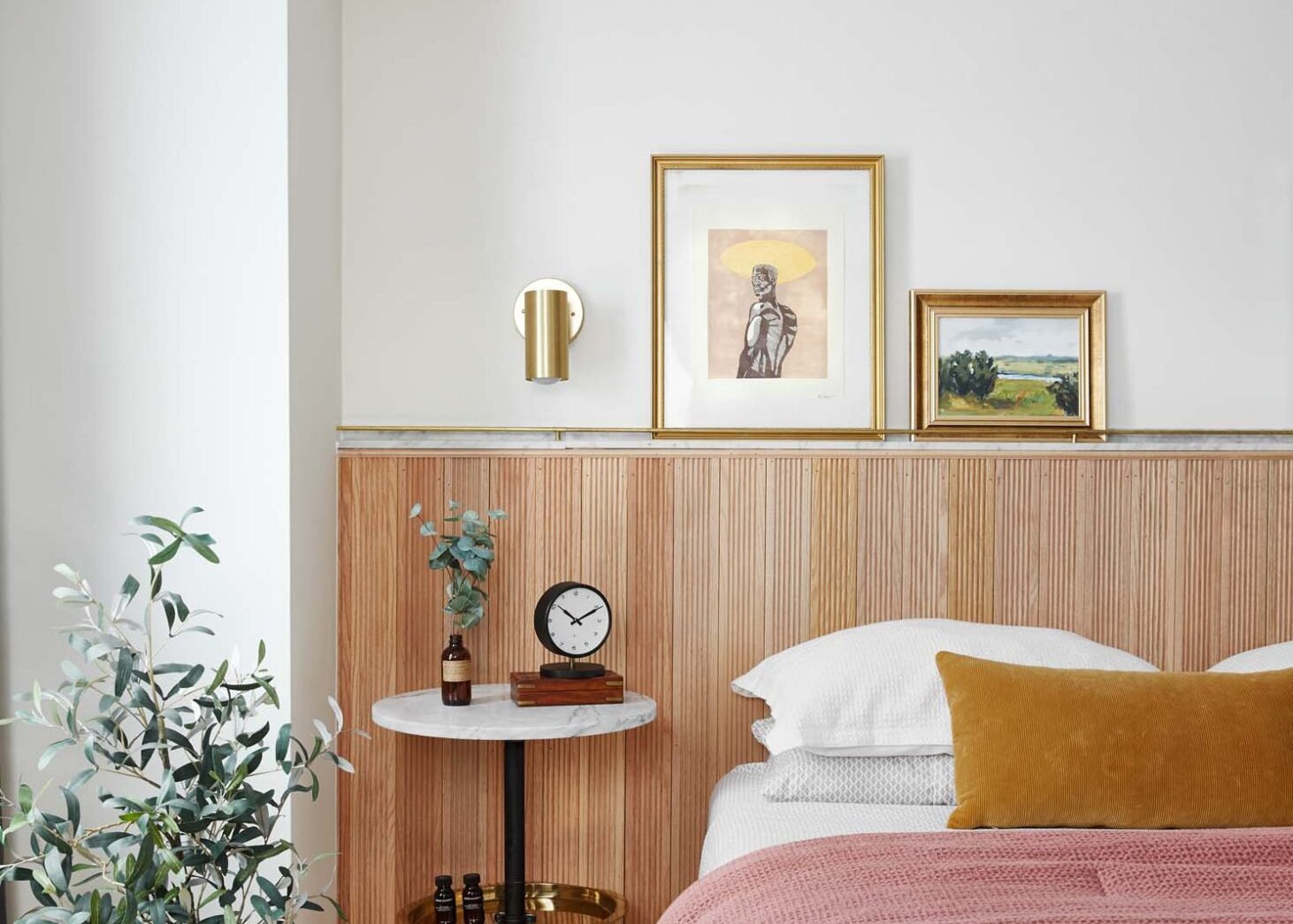 How to design a great young men bedroom? Get easy layout advice and tips today.