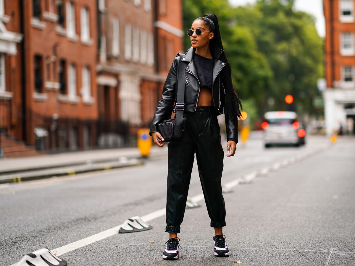 Need ideas for women wearing leather jacket? Get inspired by these awesome street style looks!