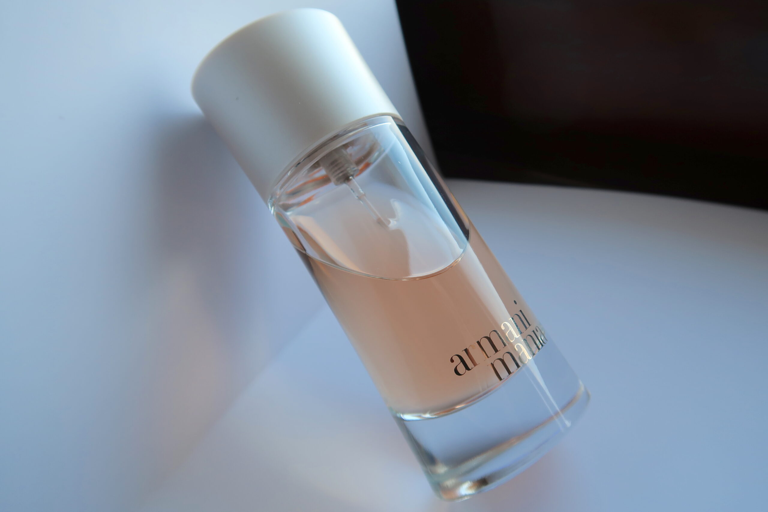 Why was the original emporio armani mania perfume so incredibly popular? Lets understand the lasting appeal of this iconic scent.