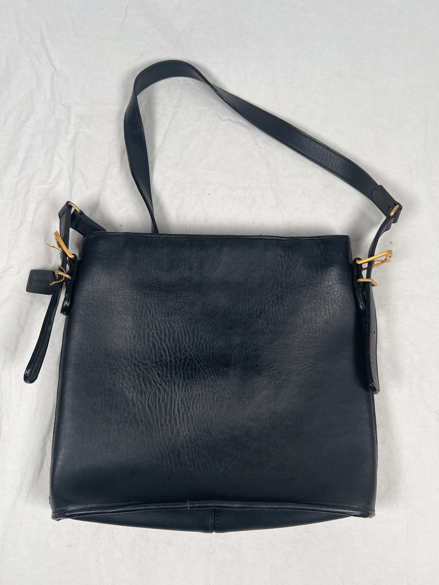 Coach NT 4903: What You Need to Know Before Buying